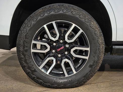 Used 2024 GMC Yukon AT4 w/ AT4 Premium Plus Package image 17