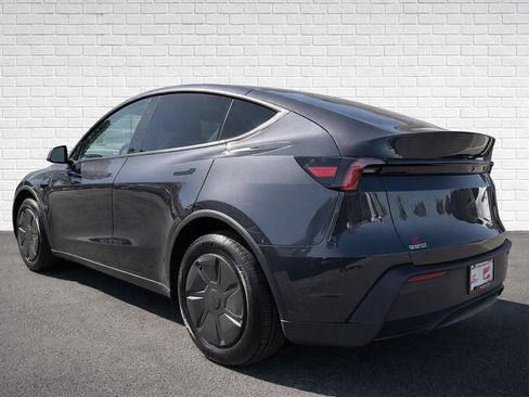 Used 2026 Tesla Model Y 2WD image 6