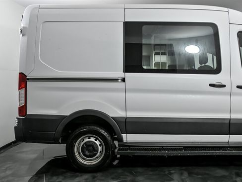 Used 2017 Ford Transit 250 130 Medium Roof image 10