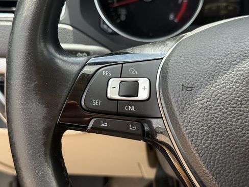 Used 2015 Volkswagen Jetta SE FWD image 16