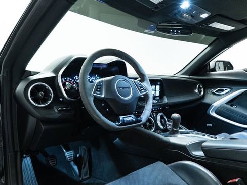 Used 2018 Chevrolet Camaro ZL1 image 23