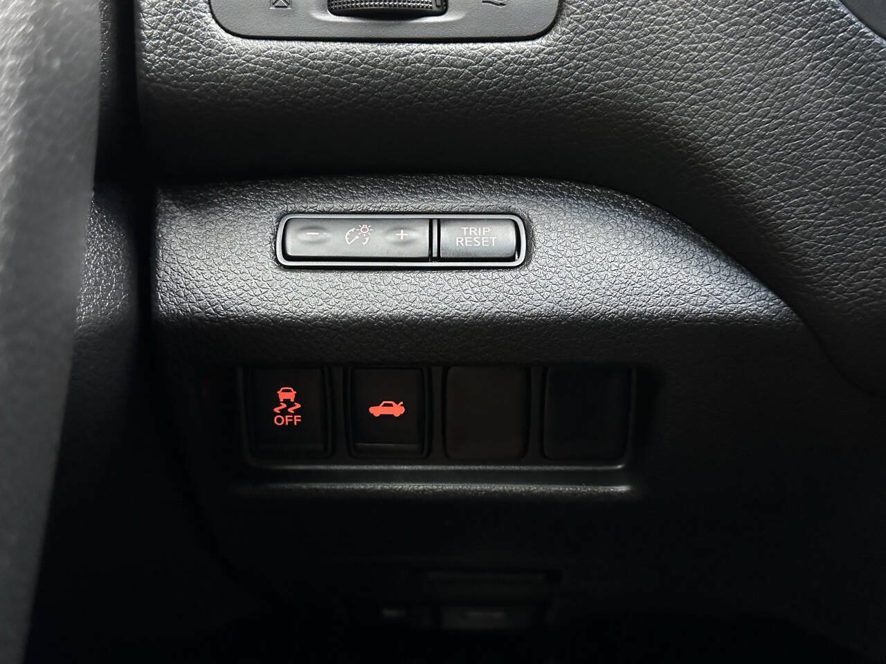 Used 2014 Nissan Altima 2.5 S w/ Display Audio Package FWD image 25