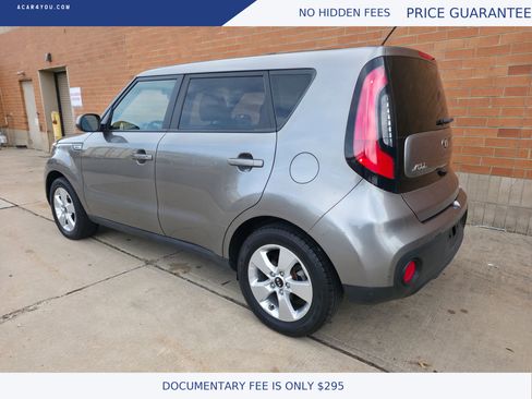 Used 2019 Kia Soul image 11