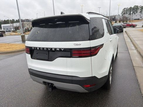 Used 2025 Land Rover Discovery S image 14
