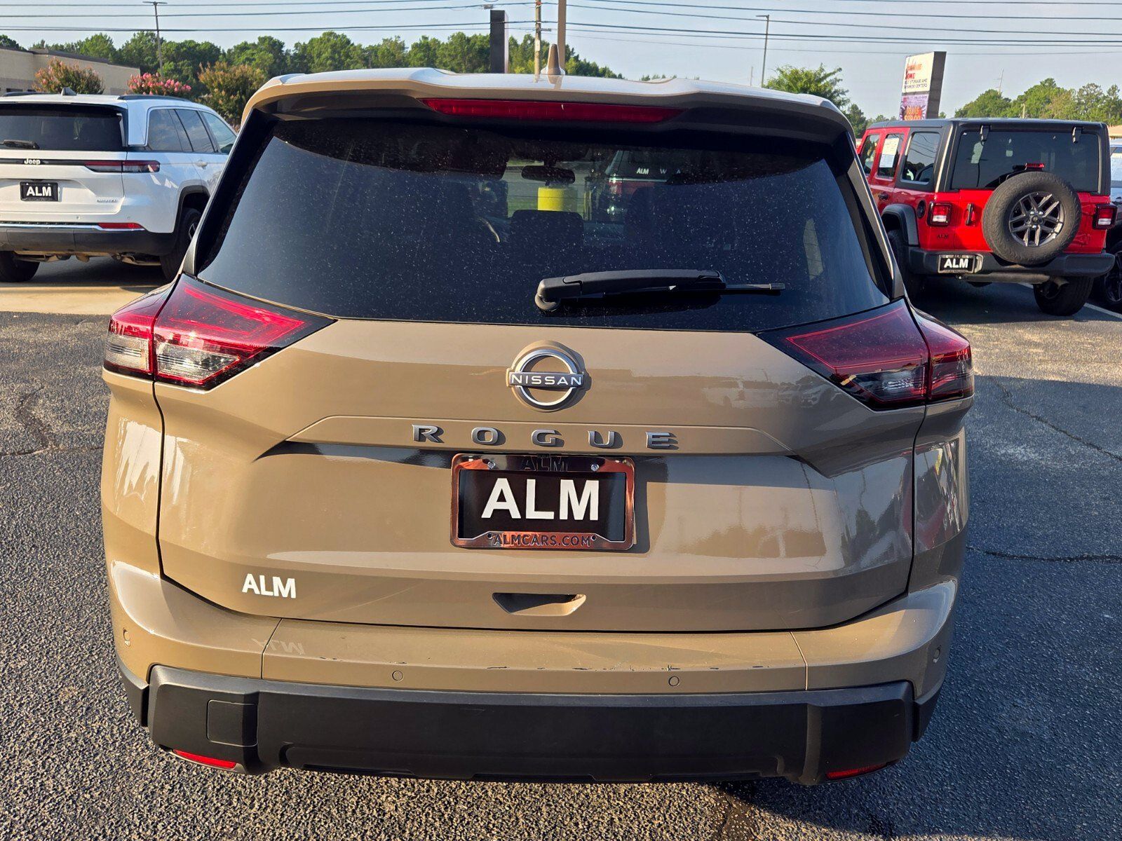 Used 2025 Nissan Rogue SV FWD image 10