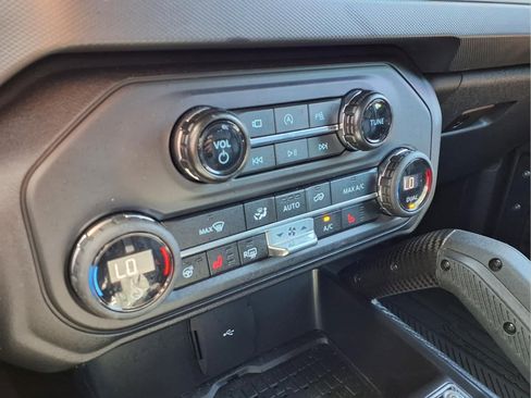 Used 2024 Ford Bronco Raptor w/ Interior Carbon Fiber Pack 6 AWD/4WD image 16