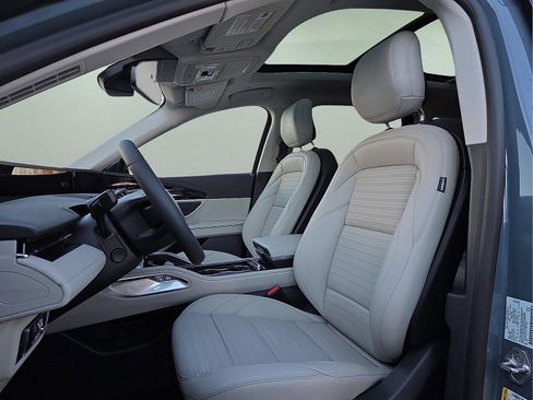 New 2026 Lincoln Nautilus Reserve image 15