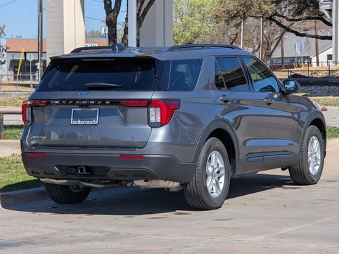 New 2026 Ford Explorer Active image 4