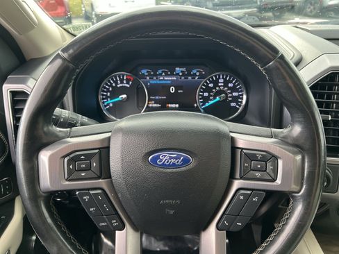 Used 2019 Ford Expedition Platinum image 16