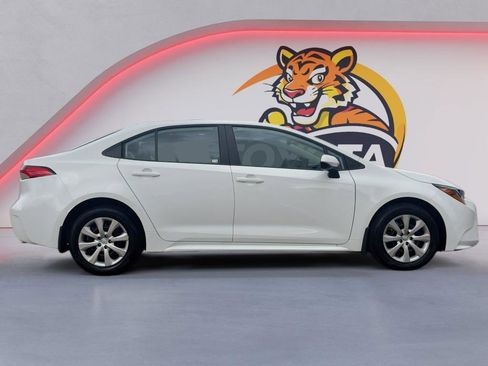 Used 2026 Toyota Corolla LE image 4