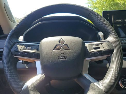 New 2026 Mitsubishi Outlander ES FWD image 23