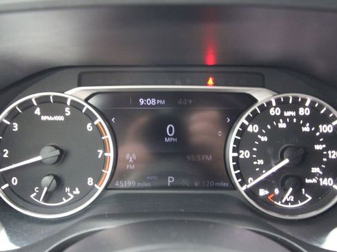 Used 2024 Nissan Rogue SV image 40