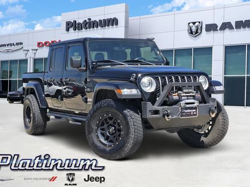 Used 2020 Jeep Gladiator Overland image 1