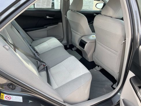 Used 2012 Toyota Camry LE image 34