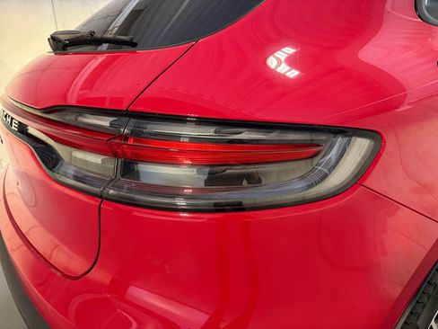 Certified 2026 Porsche Macan AWD/4WD image 15