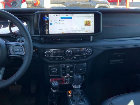 Used 2024 Jeep Wrangler Unlimited Rubicon image 7