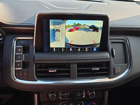 Used 2024 Chevrolet Tahoe Z71 w/ Z71 Off-Road Package AWD/4WD image 17