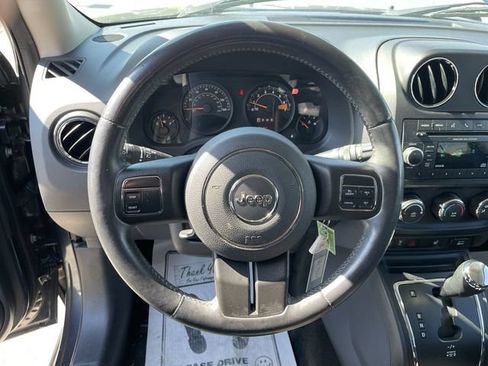 Used 2014 Jeep Patriot Latitude AWD/4WD image 14