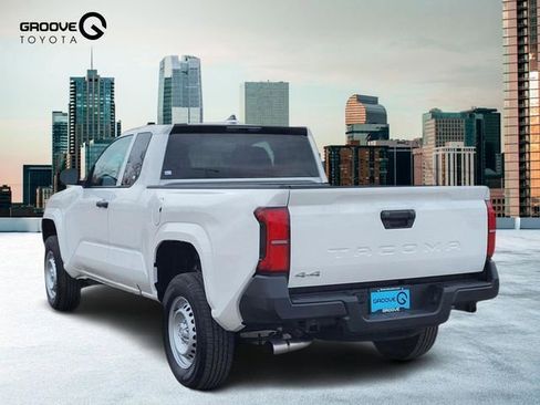 Used 2025 Toyota Tacoma SR image 3