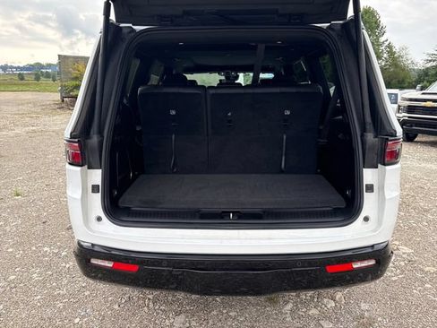 Used 2022 Jeep Wagoneer Series I AWD/4WD image 24