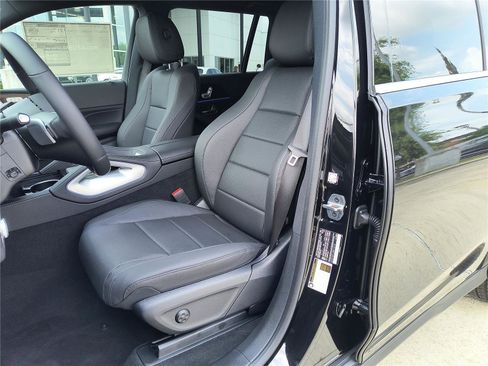 New 2025 Mercedes-Benz GLS 450 4MATIC image 6