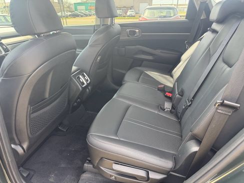 Used 2022 Kia Sorento S w/ Panoramic Sunroof Package image 14