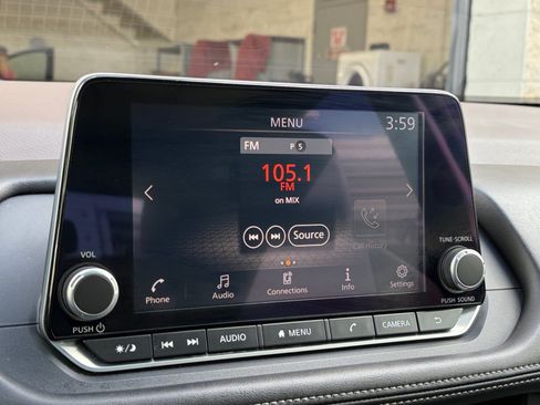 Used 2023 Nissan Rogue S FWD image 20