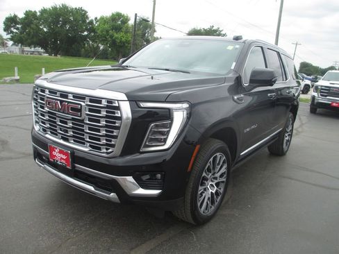 Used 2025 GMC Yukon Denali w/ Denali Reserve Package AWD/4WD image 11