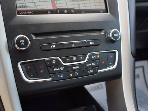 Used 2016 Ford Fusion SE w/ Equipment Group 202A AWD/4WD image 26