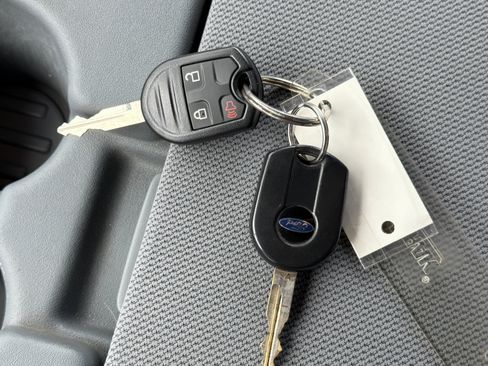 Used 2012 Ford F150 XLT w/ XLT Chrome Pkg image 31