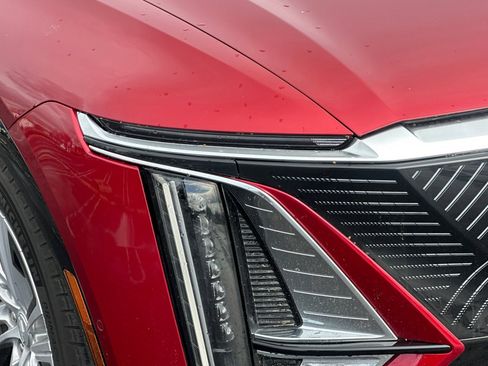 Certified 2024 Cadillac Lyriq Tech w/ Driver Assist Package image 46