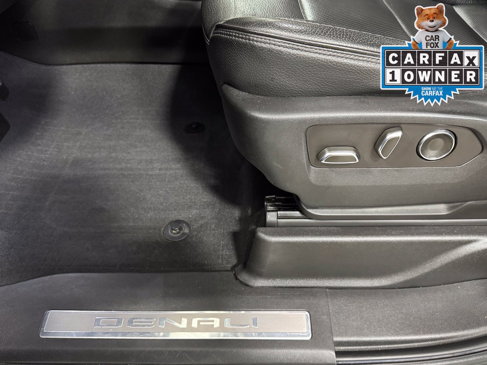 Used 2021 GMC Yukon XL Denali AWD/4WD image 17