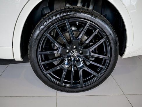 Used 2022 Maserati Levante Modena AWD/4WD image 41