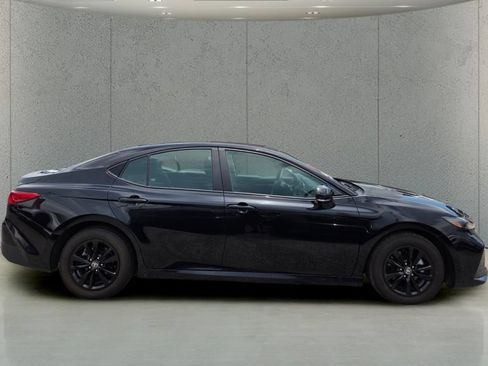 Used 2025 Toyota Camry LE FWD image 6