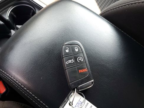 Used 2023 Dodge Charger SXT image 27