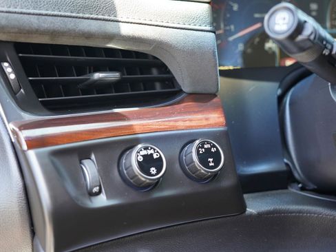 Used 2015 Cadillac Escalade Premium AWD/4WD image 14