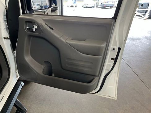 Used 2019 Nissan Frontier SV AWD/4WD image 12