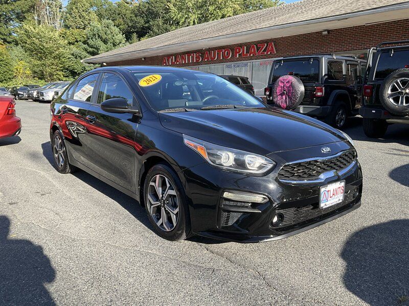 Used 2021 Kia Forte LXS FWD image 3
