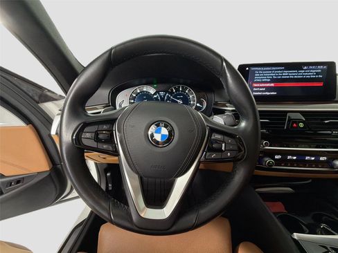 Used 2019 BMW 530i w/ Convenience Package RWD image 11