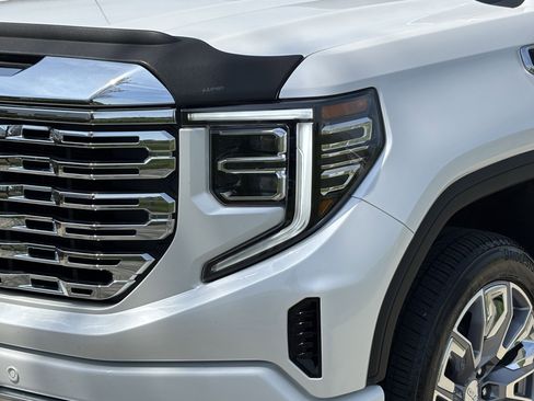 Used 2022 GMC Sierra 1500 Denali w/ Denali Reserve Package AWD/4WD image 6
