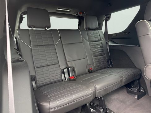 Used 2024 Cadillac Escalade Premium Luxury Platinum image 12