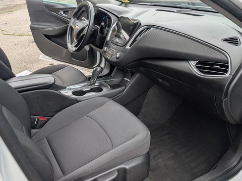 Used 2018 Chevrolet Malibu LT FWD image 20