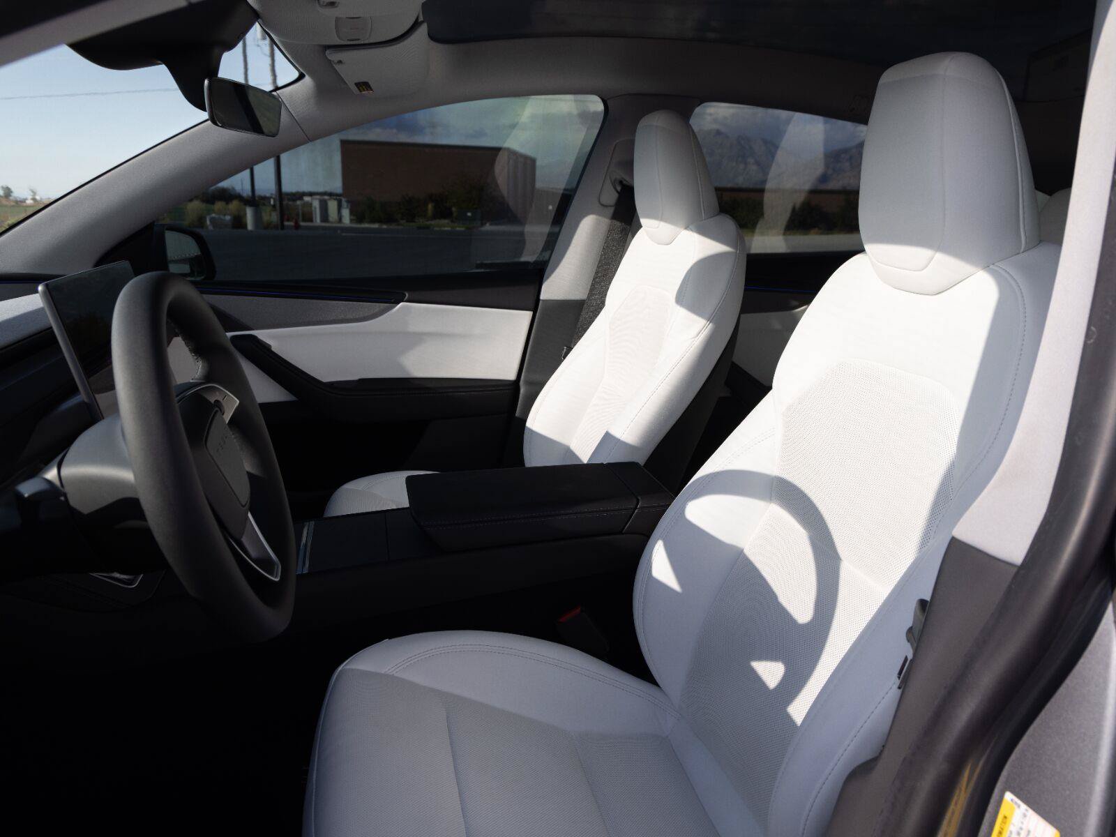 Used 2026 Tesla Model Y Long Range AWD/4WD image 19