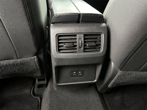 Certified 2023 Nissan Rogue SV image 25