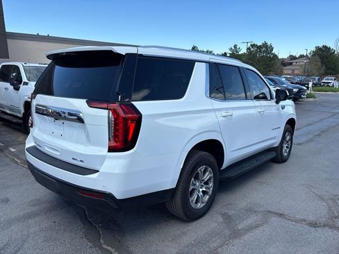 Used 2024 GMC Yukon SLE AWD/4WD image 4