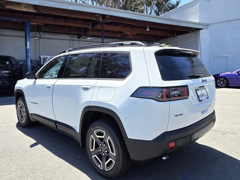 New 2026 Jeep Cherokee Laredo AWD/4WD image 3