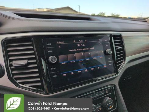 Used 2022 Volkswagen Atlas SEL AWD/4WD image 16