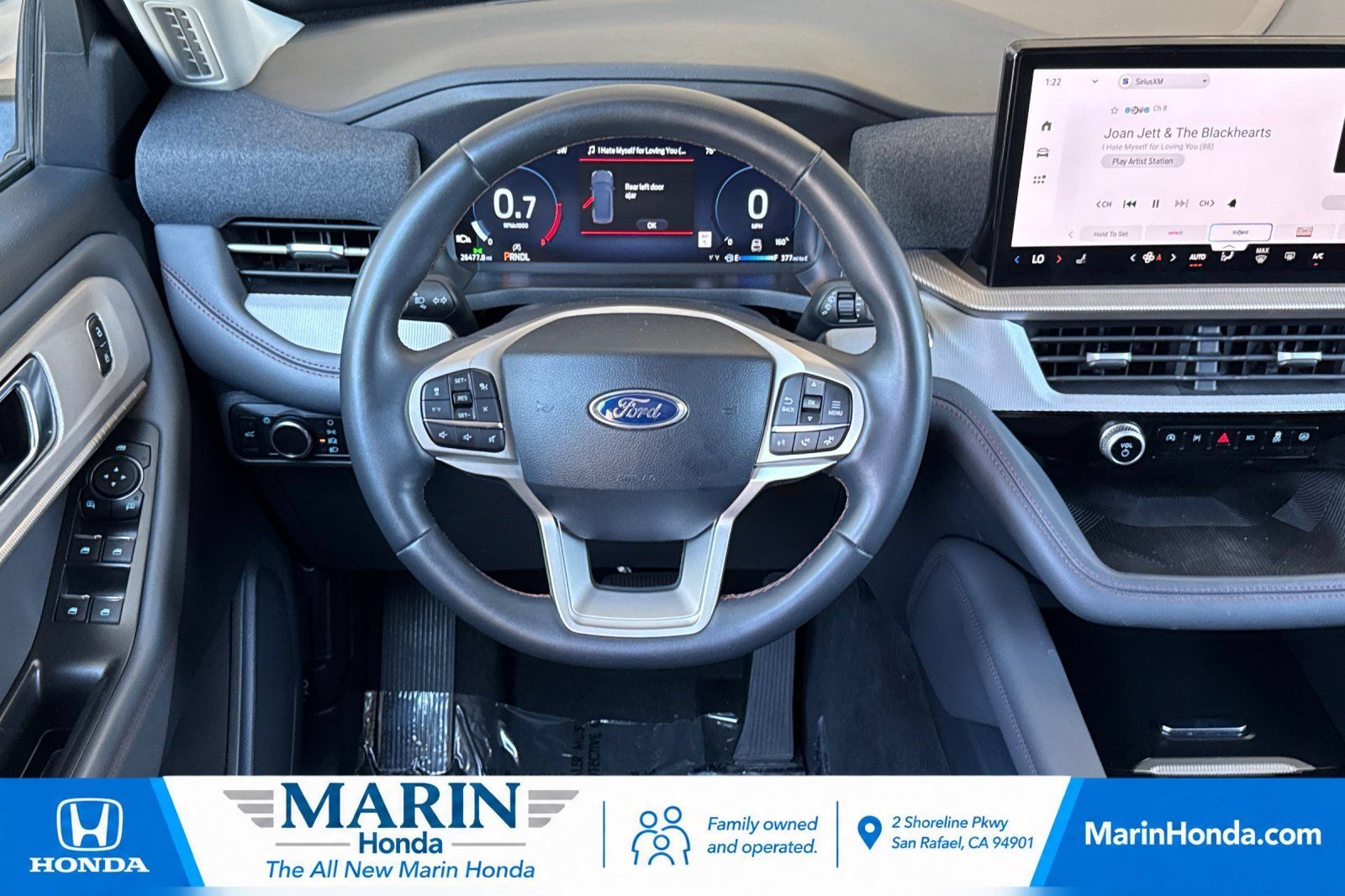 Used 2025 Ford Explorer Active AWD/4WD image 17