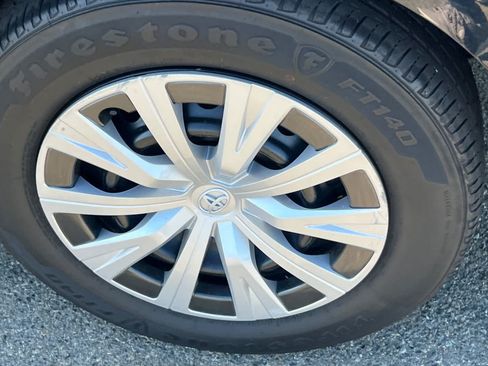 Used 2021 Toyota Camry LE FWD image 22
