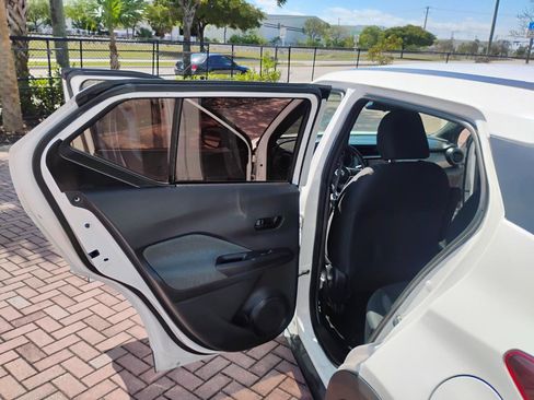 Used 2020 Nissan Kicks S image 26